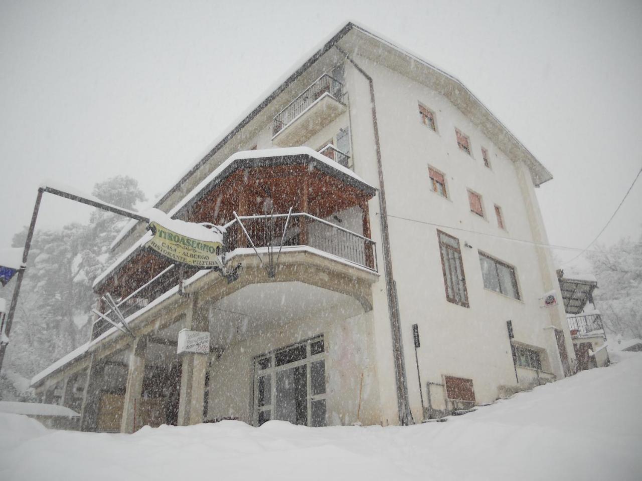 Casa-Albergo Tiroasegno Lama dei Peligni エクステリア 写真